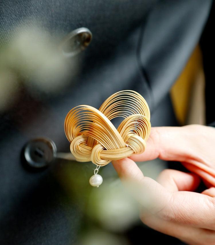 Bamboo Cloud-shaped Brooch