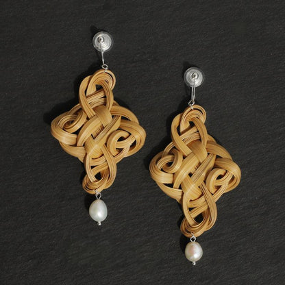 Knot-design Earrings