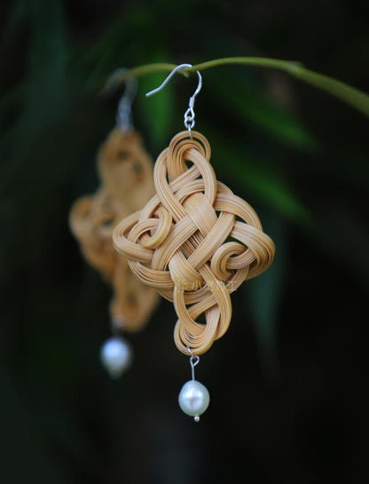 Knot-design Earrings